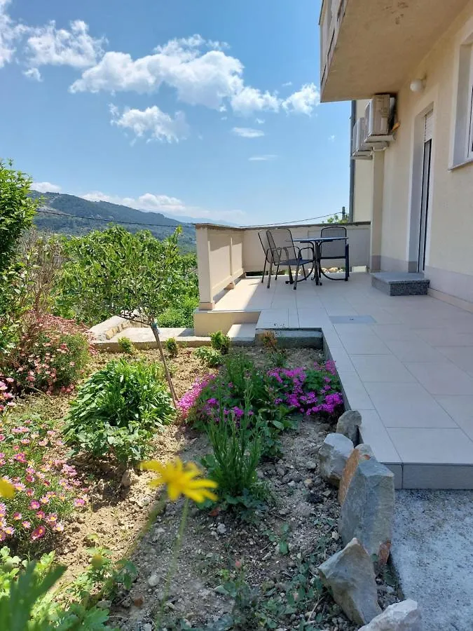 Apartments Velinka Mundanije Croatia