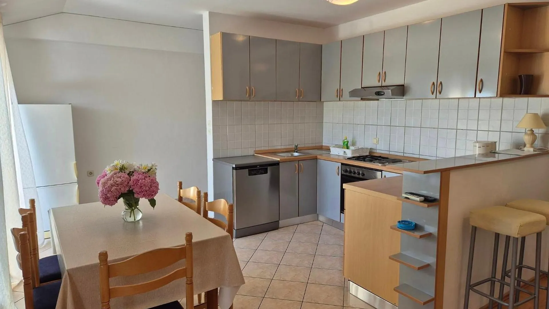 Apartments Velinka Mundanije 0*,  Croatia