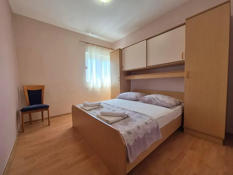 Apartments Velinka Mundanije Croatia