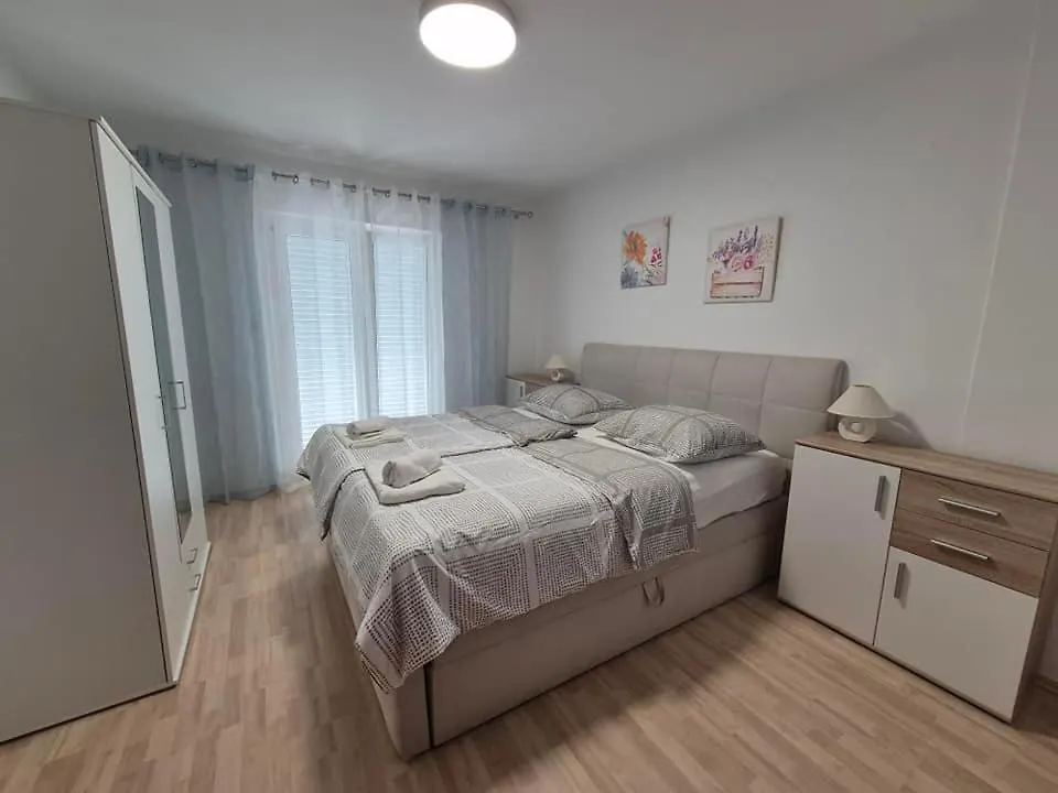 Apartments Velinka Mundanije Croatia